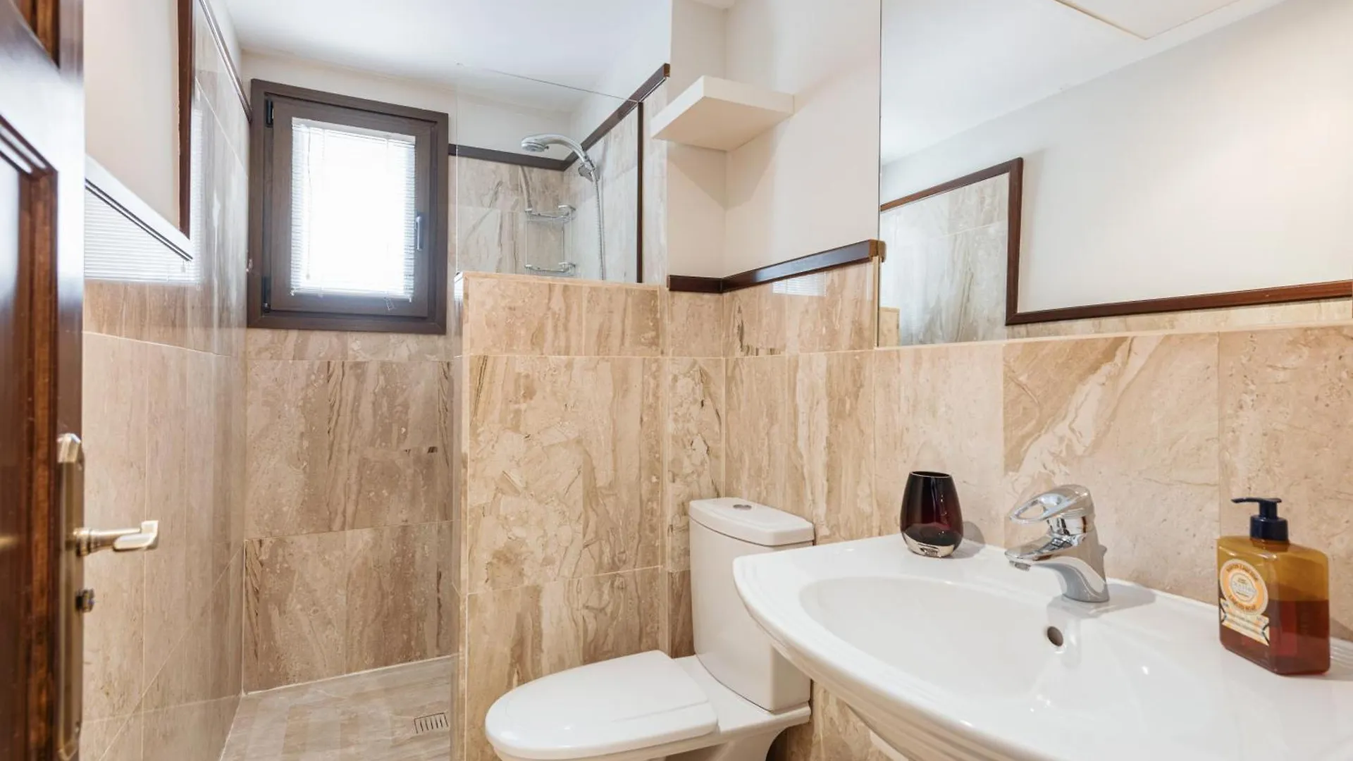 Incredible Apartment With Sea Views And Balcony ميخاس